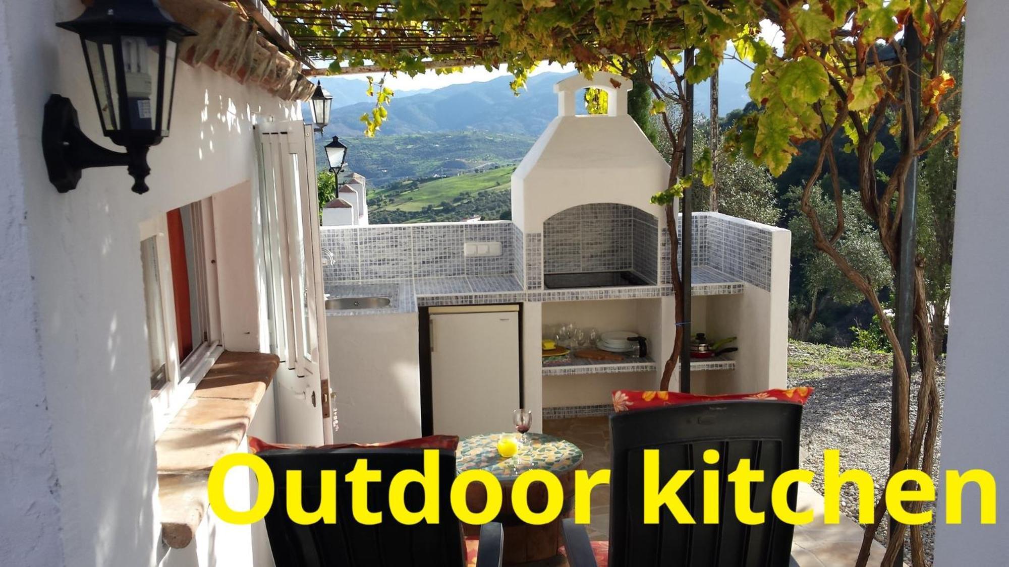 Tiny House 12M2 In Holiday Park With 55 M2 Pool Tolox Εξωτερικό φωτογραφία
